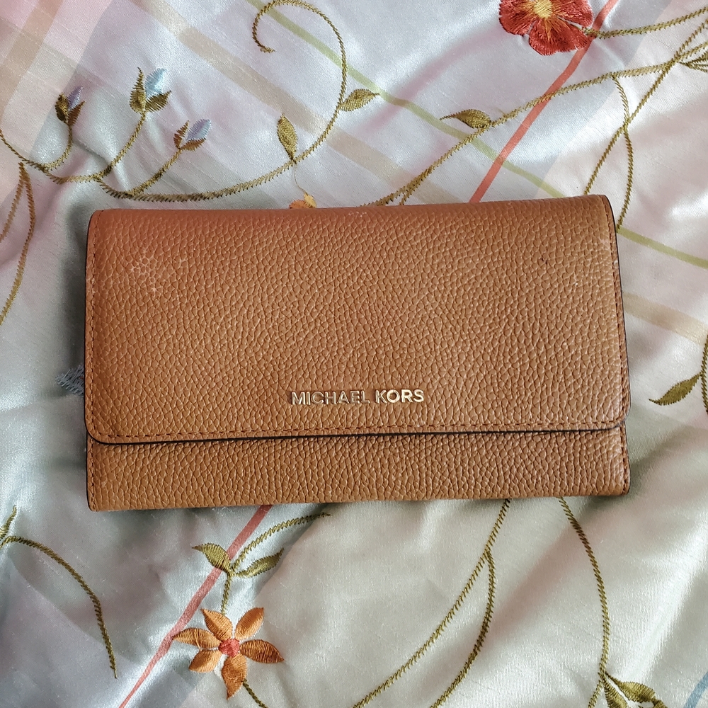 Michael Kors Tan Leather Wallet - Picture 3 of 12